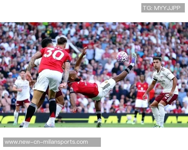 姆伯莫回忆曼联球迷热情并强调三叉戟仍需提升的关键点 姆伯莫回忆曼联球迷热情并强调三叉戟仍需提升的关键点