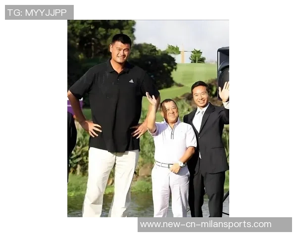 姚明与篮网新秀杰明同框合影引发热议谁能在巨人面前不变矮人 姚明与篮网新秀杰明同框合影引发热议谁能在巨人面前不变矮人