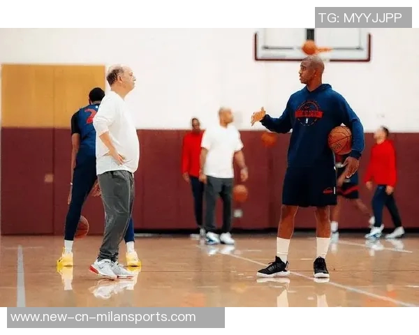 泰伦卢盛赞训练营表现称保罗与大洛展现出色状态 泰伦卢盛赞训练营表现称保罗与大洛展现出色状态