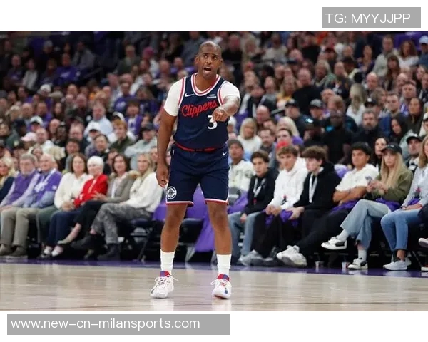 曾经的船长保罗回归首战表现平平仅得4分并送出4次助攻 曾经的船长保罗回归首战表现平平仅得4分并送出4次助攻